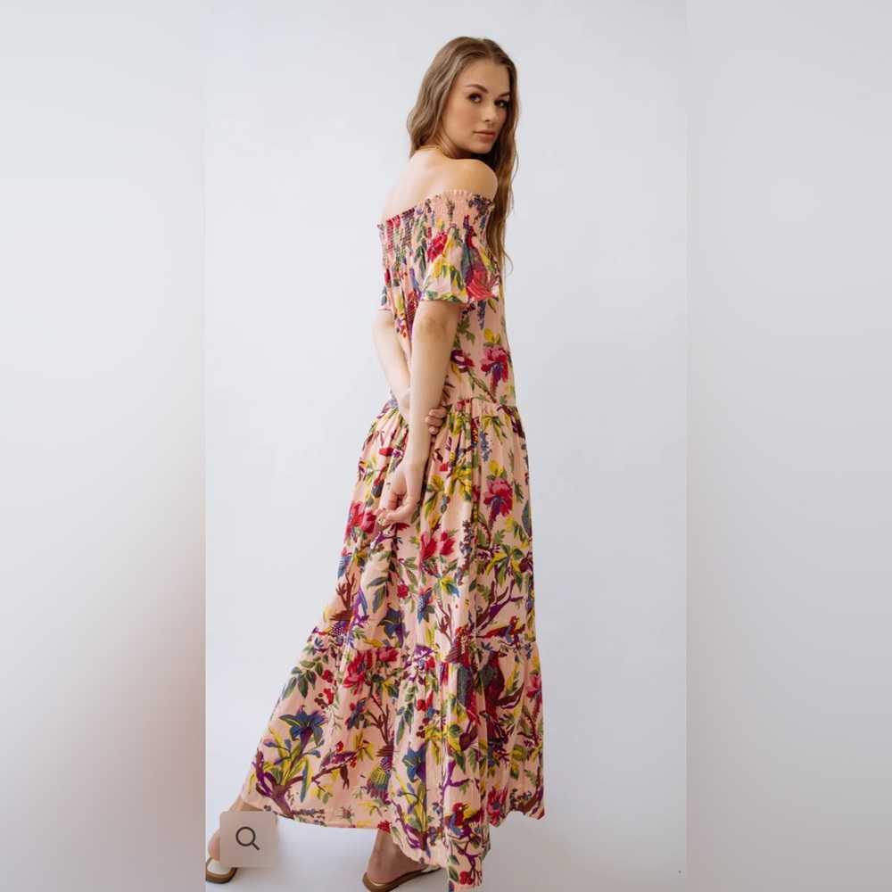 Guadalupe Momposina Raven Peach Dress off-the-shoulder - Picture 2 of 16